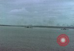 Image navires de guerre américains d ~ Task Force 51 bombarde l'Iwo Jima Iwo Jima, 1945, de la seconde 33 séquences d'archives historiques vidéo 65675040331