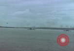 Image navires de guerre américains d ~ Task Force 51 bombarde l'Iwo Jima Iwo Jima, 1945, de la seconde 35 séquences d'archives historiques vidéo 65675040331