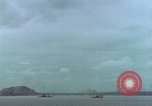 Image navires de guerre américains d ~ Task Force 51 bombarde l'Iwo Jima Iwo Jima, 1945, de la seconde 49 séquences d'archives historiques vidéo 65675040331