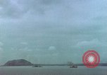 Image navires de guerre américains d ~ Task Force 51 bombarde l'Iwo Jima Iwo Jima, 1945, de la seconde 51 séquences d'archives historiques vidéo 65675040331