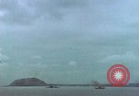 Image navires de guerre américains d ~ Task Force 51 bombarde l'Iwo Jima Iwo Jima, 1945, de la seconde 52 séquences d'archives historiques vidéo 65675040331