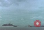 Image navires de guerre américains d ~ Task Force 51 bombarde l'Iwo Jima Iwo Jima, 1945, de la seconde 53 séquences d'archives historiques vidéo 65675040331