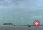 Image navires de guerre américains d ~ Task Force 51 bombarde l'Iwo Jima Iwo Jima, 1945, de la seconde 55 séquences d'archives historiques vidéo 65675040331