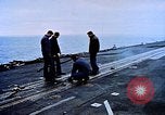 Standbild USS Franklin D Roosevelt CV-42 Mittelmeer, 1964, aus Sekunde 26 historischem Filmmaterial Videoclip 65675040343