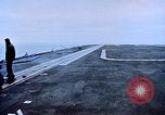 Standbild USS Franklin D Roosevelt CV-42 Mittelmeer, 1964, aus Sekunde 29 historischem Filmmaterial Videoclip 65675040343