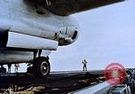 Standbild USS Franklin D Roosevelt CV-42 Mittelmeer, 1964, aus Sekunde 37 historischem Filmmaterial Videoclip 65675040343