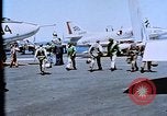 Standbild USS Franklin D Roosevelt CV-42 Mittelmeer, 1964, aus Sekunde 15 historischem Filmmaterial Videoclip 65675040344