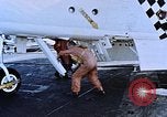 Standbild USS Franklin D Roosevelt CV-42 Mittelmeer, 1964, aus Sekunde 25 historischem Filmmaterial Videoclip 65675040344