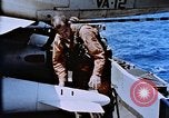 Standbild USS Franklin D Roosevelt CV-42 Mittelmeer, 1964, aus Sekunde 26 historischem Filmmaterial Videoclip 65675040344