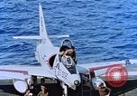 Standbild USS Franklin D Roosevelt CV-42 Mittelmeer, 1964, aus Sekunde 58 historischem Filmmaterial Videoclip 65675040344