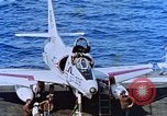 Standbild USS Franklin D Roosevelt CV-42 Mittelmeer, 1964, aus Sekunde 61 historischem Filmmaterial Videoclip 65675040344