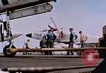 Immagine di USS Franklin D Roosevelt CV-42 Mare Mediterraneo, 1964, secondo 11 filmato di repertorio 65675040348