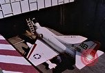 Immagine di USS Franklin D Roosevelt CV-42 Mare Mediterraneo, 1964, secondo 31 filmato di repertorio 65675040348
