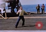 Immagine di USS Franklin D Roosevelt CV-42 Mare Mediterraneo, 1964, secondo 38 filmato di repertorio 65675040348