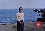 Immagine di USS Franklin D Roosevelt CV-42 Mare Mediterraneo, 1964, secondo 50 filmato di repertorio 65675040348
