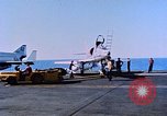 Immagine di USS Franklin D Roosevelt CV-42 Mare Mediterraneo, 1964, secondo 60 filmato di repertorio 65675040348