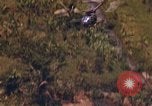 Standbild AH-1G und OH-6A Hubschrauber Vietnam, 1968, aus Sekunde 21 historischem Filmmaterial Videoclip 65675040351