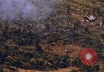 Standbild AH-1G und OH-6A Hubschrauber Vietnam, 1968, aus Sekunde 29 historischem Filmmaterial Videoclip 65675040351