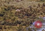Standbild AH-1G und OH-6A Hubschrauber Vietnam, 1968, aus Sekunde 39 historischem Filmmaterial Videoclip 65675040351