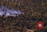 Standbild AH-1G und OH-6A Hubschrauber Vietnam, 1968, aus Sekunde 49 historischem Filmmaterial Videoclip 65675040351