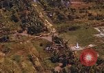 Standbild AH-1G und OH-6A Hubschrauber Vietnam, 1968, aus Sekunde 58 historischem Filmmaterial Videoclip 65675040351