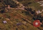 Standbild AH-1G und OH-6A Hubschrauber Vietnam, 1968, aus Sekunde 60 historischem Filmmaterial Videoclip 65675040351