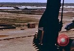 Standbild riverine Boote Vietnam, 1968, aus Sekunde 19 historischem Filmmaterial Videoclip 65675040352