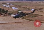 Standbild riverine Kraft Boote Vietnam, 1968, aus Sekunde 28 historischem Filmmaterial Videoclip 65675040354