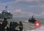 Immagine di USS Harnet County Vietnam del Sud, 1967, secondo 61 filmato di repertorio 65675040356