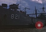 Immagine di Navy corpsman conduce clinica nel villaggio Vietnamita Vietnam del Sud, 1967, secondo 8 filmato di repertorio 65675040358