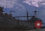 Immagine di Navy corpsman conduce clinica nel villaggio Vietnamita Vietnam del Sud, 1967, secondo 10 filmato di repertorio 65675040358