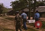 Immagine di Navy corpsman conduce clinica nel villaggio Vietnamita Vietnam del Sud, 1967, secondo 45 filmato di repertorio 65675040358