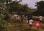 Immagine di Navy corpsman conduce clinica nel villaggio Vietnamita Vietnam del Sud, 1967, secondo 58 filmato di repertorio 65675040358