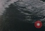 Immagine di Marina Barche Fluviali ed elicotteri impegnare Viet Cong Vietnam del Sud, 1967, secondo 7 filmato di repertorio 65675040360