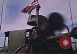 Immagine di Marina Barche Fluviali ed elicotteri impegnare Viet Cong Vietnam del Sud, 1967, secondo 32 filmato di repertorio 65675040360
