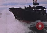 Immagine di Marina Barche Fluviali ed elicotteri impegnare Viet Cong Vietnam del Sud, 1967, secondo 40 filmato di repertorio 65675040360