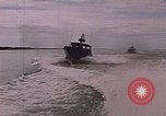 Immagine di Marina Barche Fluviali ed elicotteri impegnare Viet Cong Vietnam del Sud, 1967, secondo 59 filmato di repertorio 65675040360