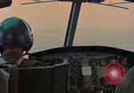 Image UH-1D'hélicoptère Vietnam, 1968, de la seconde 5 séquences d'archives historiques vidéo 65675040361