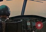Image UH-1D'hélicoptère Vietnam, 1968, de la seconde 6 séquences d'archives historiques vidéo 65675040361