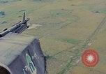 Image UH-1D'hélicoptère Vietnam, 1968, de la seconde 13 séquences d'archives historiques vidéo 65675040361