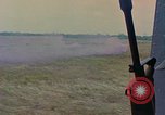 Image UH-1D'hélicoptère Vietnam, 1968, de la seconde 28 séquences d'archives historiques vidéo 65675040361