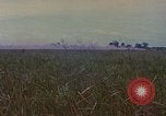 Image UH-1D'hélicoptère Vietnam, 1968, de la seconde 45 séquences d'archives historiques vidéo 65675040361