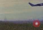 Image UH-1D'hélicoptère Vietnam, 1968, de la seconde 52 séquences d'archives historiques vidéo 65675040361