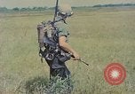 Immagine di Bastoni punji Il Vietnam, 1968, secondo 37 filmato di repertorio 65675040362
