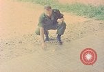 Image des armes saisies Vietnam, 1968, de la seconde 40 séquences d'archives historiques vidéo 65675040363