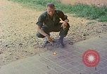Image des armes saisies Vietnam, 1968, de la seconde 43 séquences d'archives historiques vidéo 65675040363