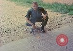 Image des armes saisies Vietnam, 1968, de la seconde 45 séquences d'archives historiques vidéo 65675040363