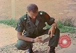 Image des armes saisies Vietnam, 1968, de la seconde 58 séquences d'archives historiques vidéo 65675040363