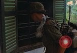 Standbild vietnamesischen Interpreter Vietnam, 1968, aus Sekunde 28 historischem Filmmaterial Videoclip 65675040365