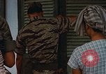 Standbild vietnamesischen Interpreter Vietnam, 1968, aus Sekunde 47 historischem Filmmaterial Videoclip 65675040365